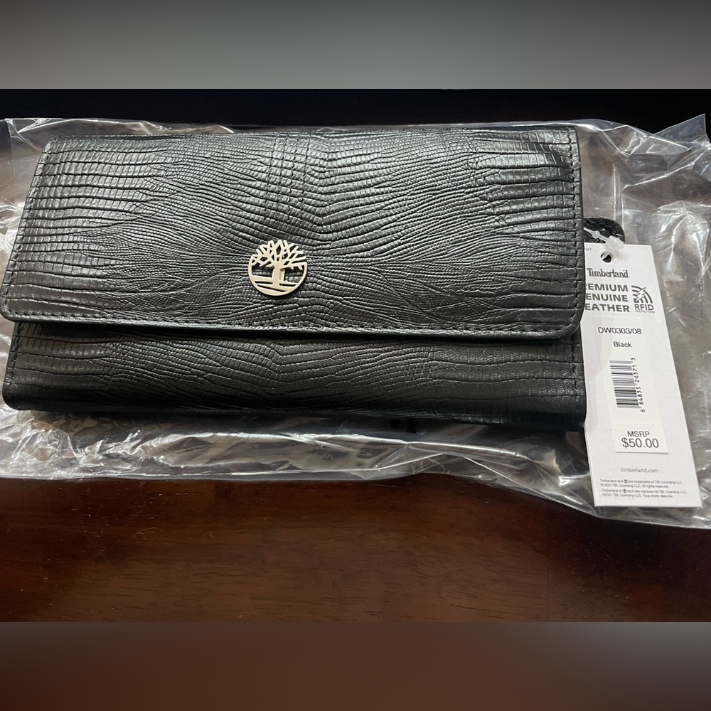 New women’s trifold timberland, black leather wallet